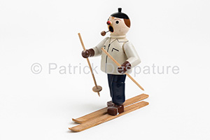 Mes jouets sports d'hiver, Patrick Despartures Collection, Skifahrer mit einer Pfeife