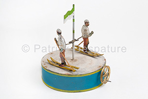 Mes jouets sports d'hiver, Patrick Despartures Collection, Karussell mit zwei Skifahrern
